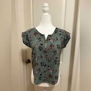 Women’s flowers designed top